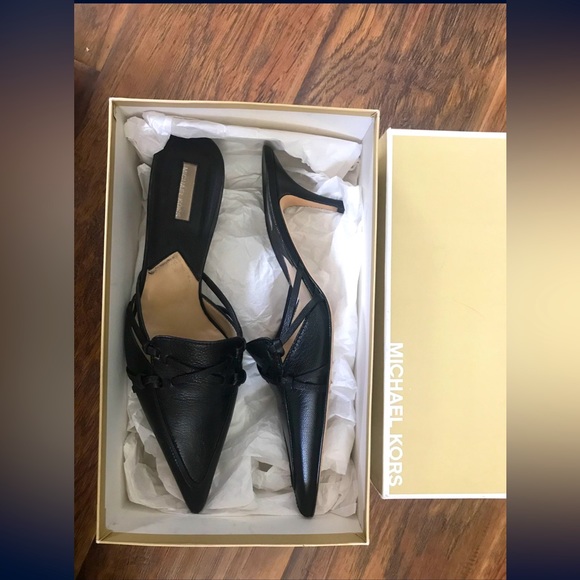 Michael Kors Black Tumbled Heels - Picture 6 of 8